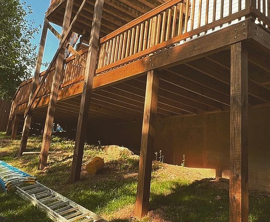 Double story back deck